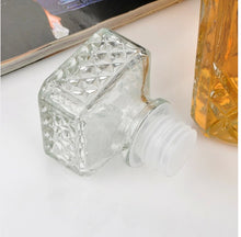 Load image into Gallery viewer, 1PC Hot Sale Luxury Lead Free Square Glass Wine Bottle