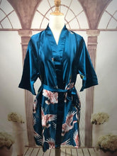 Load image into Gallery viewer, Peignoir femme soie satin courrt  Robe Kimono