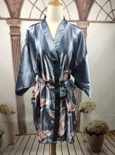 Load image into Gallery viewer, Peignoir femme soie satin courrt  Robe Kimono